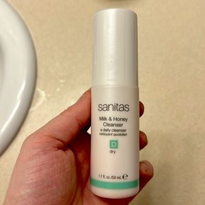 Sanitas Milk & Honey Cleanser